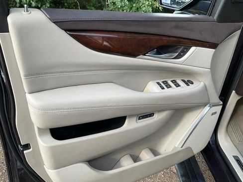 Used 2015 Cadillac Escalade ESV Premium AWD/4WD image 7