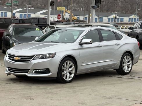 Used 2017 Chevrolet Impala Premier w/ Enhanced Convenience Package FWD image 3