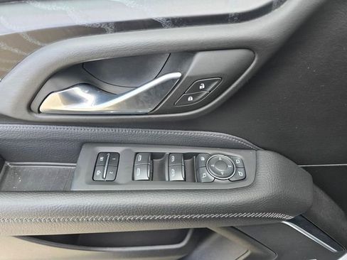 Used 2023 GMC Yukon XL Denali AWD/4WD image 18