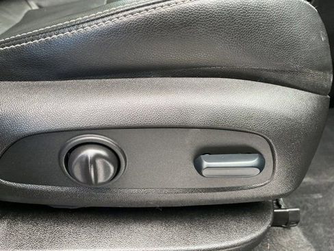 Used 2022 GMC Terrain SLT image 11