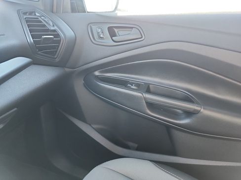 Used 2017 Ford Escape S FWD image 32