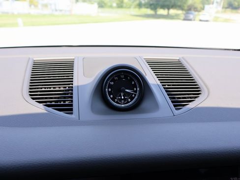 New 2025 Porsche Macan image 22