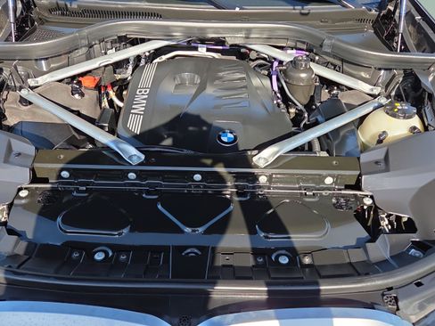 Certified 2024 BMW X7 xDrive40i AWD/4WD image 19