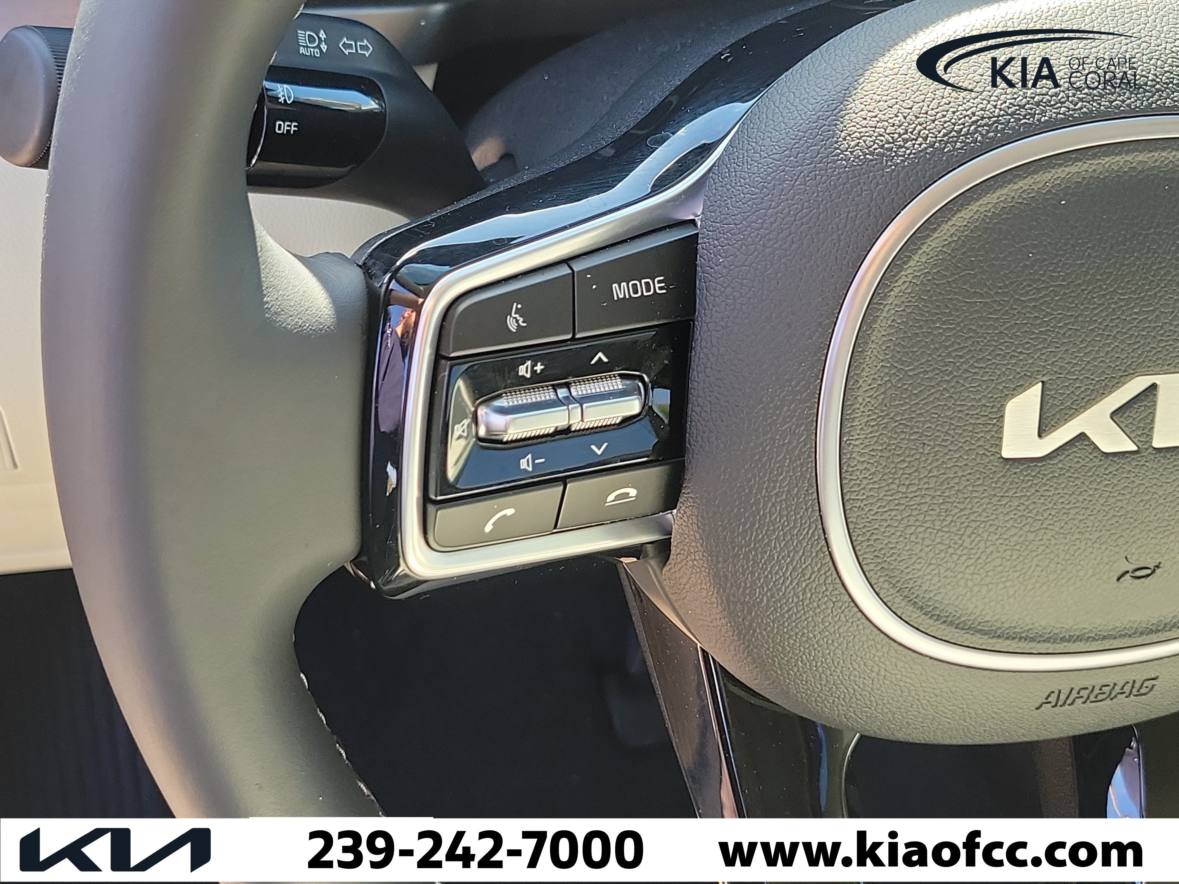 Certified 2023 Kia Sorento SX FWD image 28