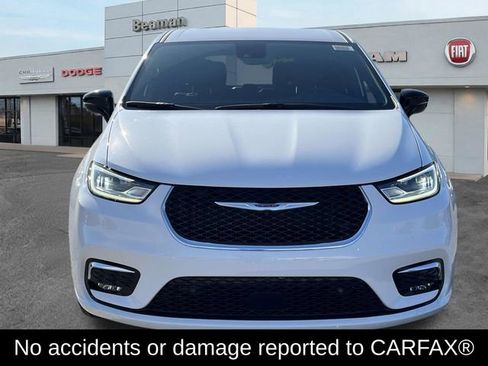 New 2026 Chrysler Pacifica Select FWD image 2
