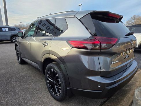 New 2026 Nissan Rogue SV image 4