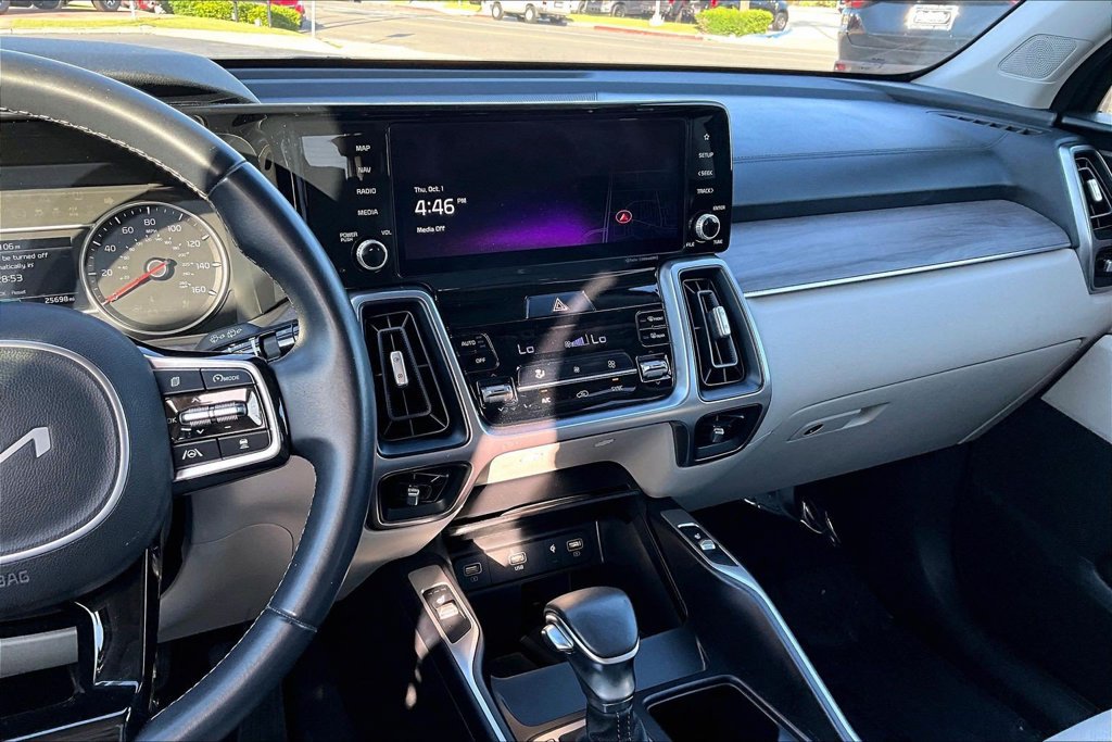 Used 2023 Kia Sorento EX FWD image 10