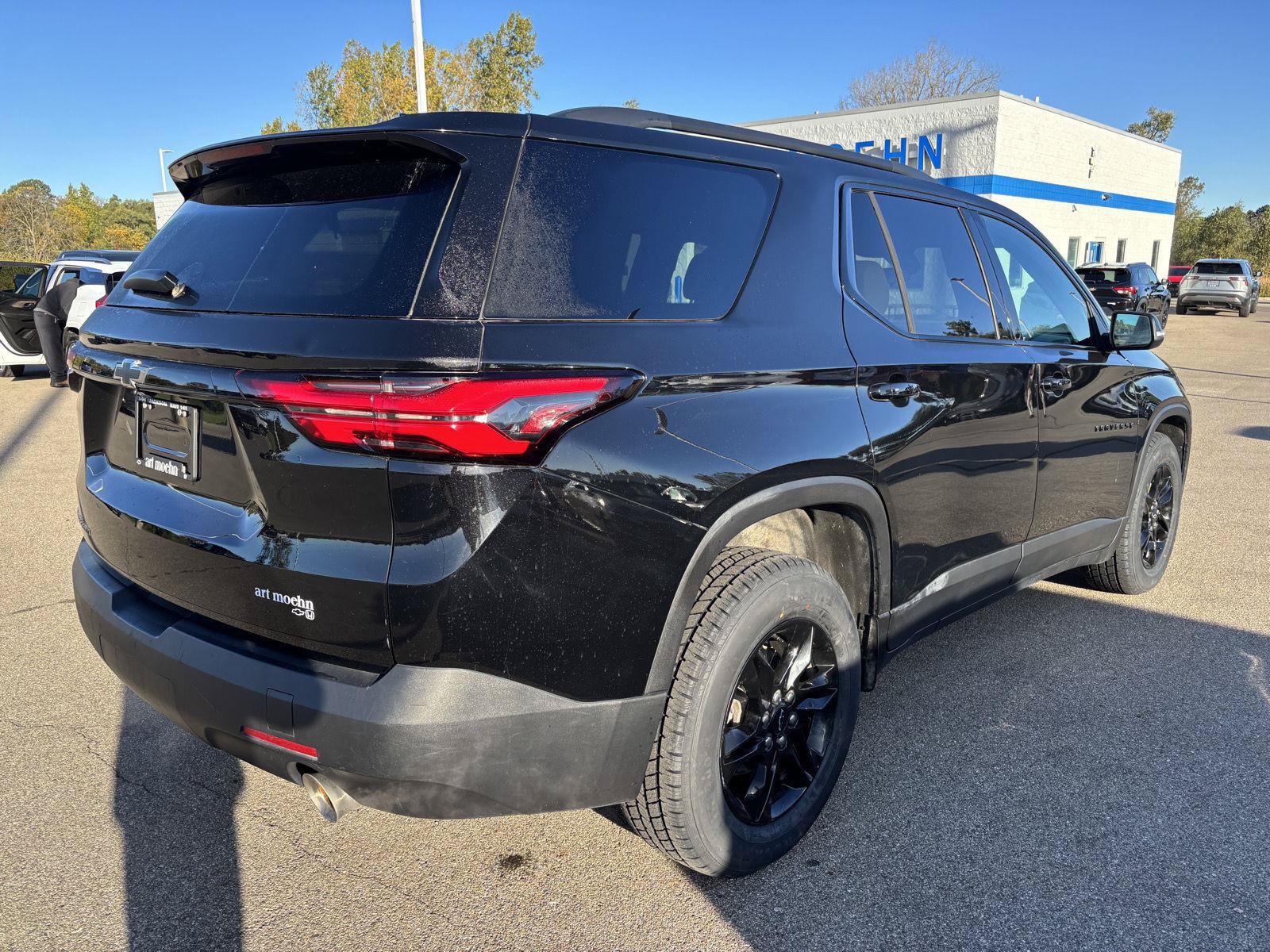 Used 2023 Chevrolet Traverse LS w/ Midnight/Sport Edition AWD/4WD image 7
