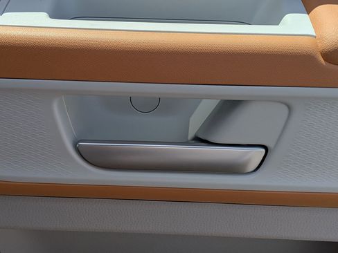 New 2025 Volkswagen ID. Buzz 1st Edition AWD/4WD image 33