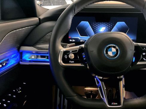 Used 2024 BMW i7 eDrive50 w/ M Sport Package RWD image 22