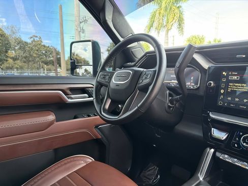 Used 2025 GMC Sierra 2500 Denali Ultimate w/ Max Trailering Package AWD/4WD image 21