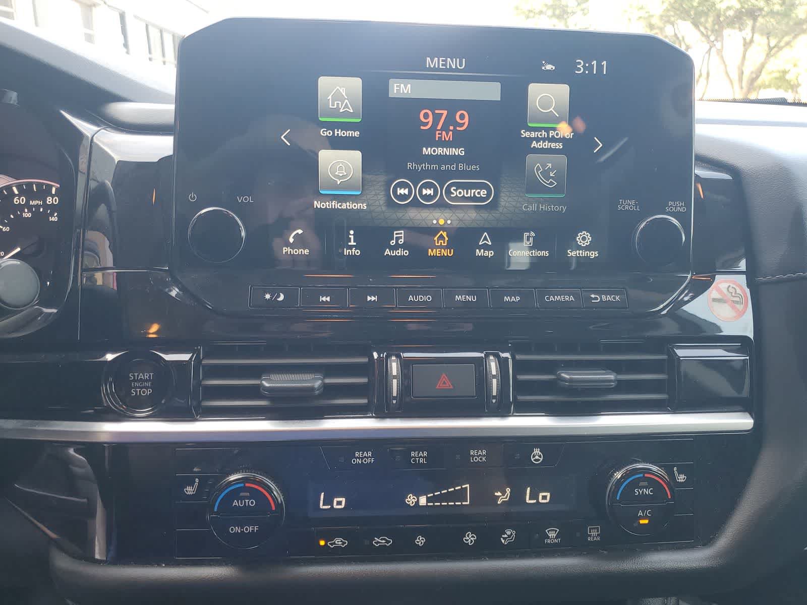 Used 2025 Nissan Pathfinder SL FWD image 15