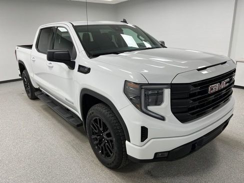 Used 2025 GMC Sierra 1500 Elevation w/ Preferred Package AWD/4WD image 2