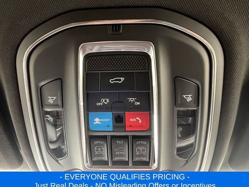 New 2025 Jeep Grand Cherokee Limited w/ Black Appearance Package image 20