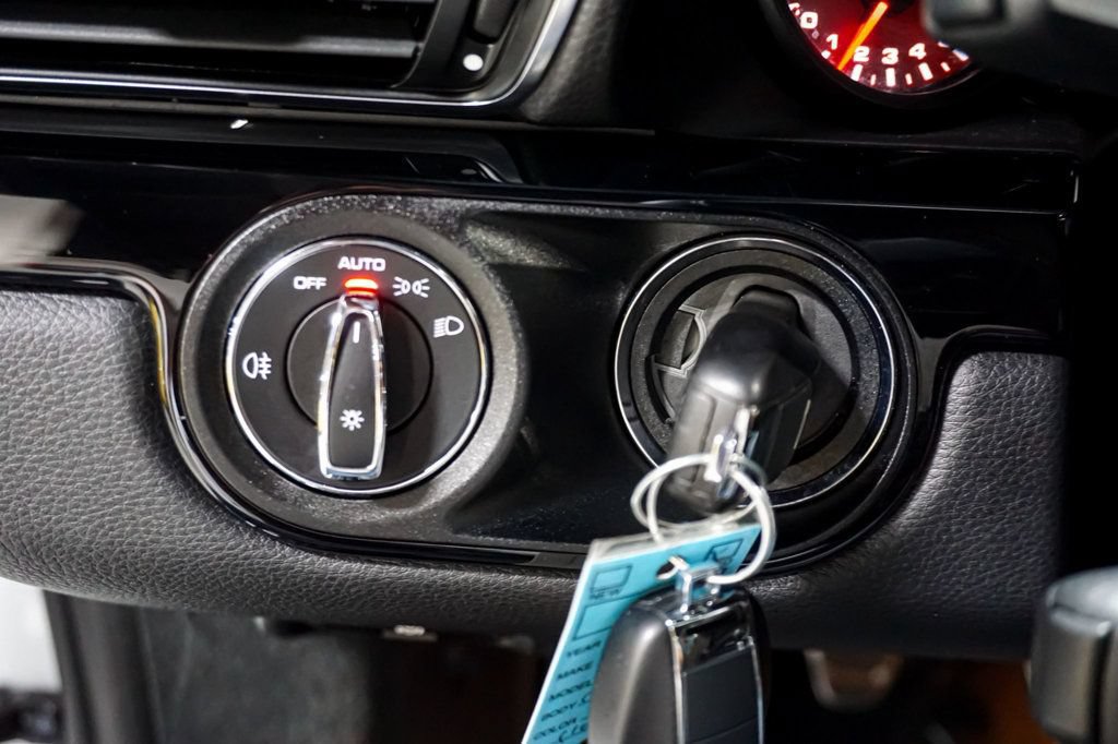 Used 2018 Porsche 911 Carrera image 33