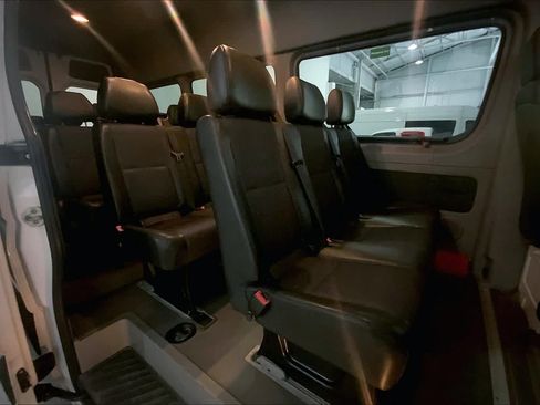 Used 2016 Mercedes-Benz Sprinter 2500 image 17