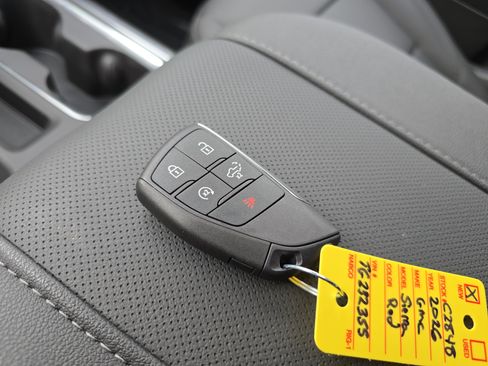 New 2026 GMC Sierra 1500 SLT image 36