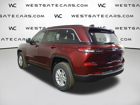 New 2025 Jeep Grand Cherokee Laredo image 5