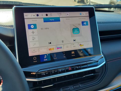 Used 2024 Jeep Compass Trailhawk w/ Trailhawk Elite Group image 15