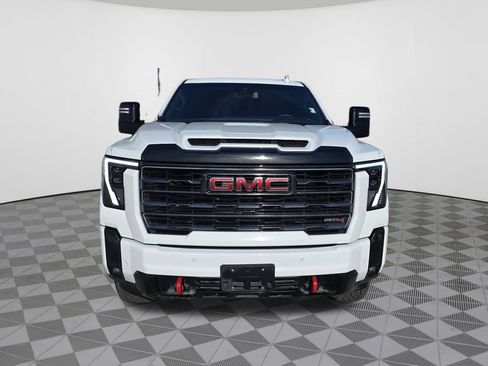 Used 2025 GMC Sierra 2500 AT4 AWD/4WD image 3