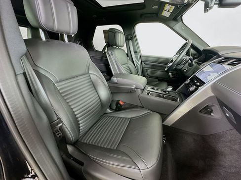 Used 2025 Land Rover Discovery Metropolitan Edition AWD/4WD image 45