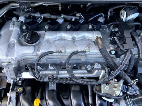 Used 2022 Toyota Corolla LE FWD image 32