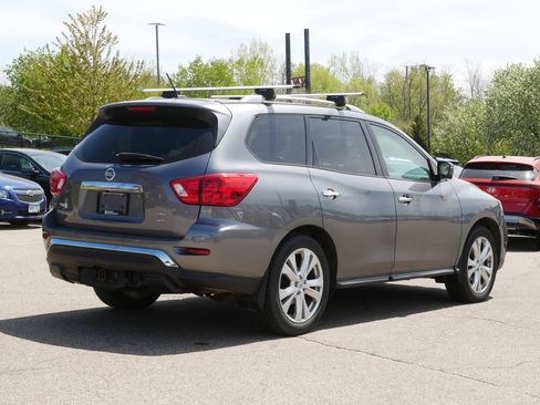 Used 2018 Nissan Pathfinder SL w/ SL Premium Package AWD/4WD image 6