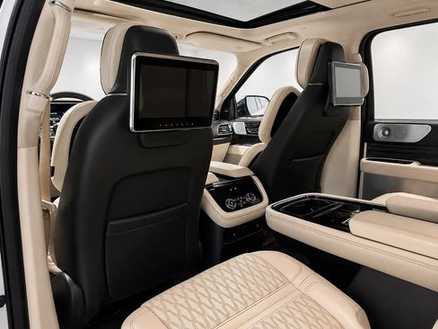 Used 2020 Lincoln Navigator L Black Label w/ Cargo Convenience Package AWD/4WD image 14
