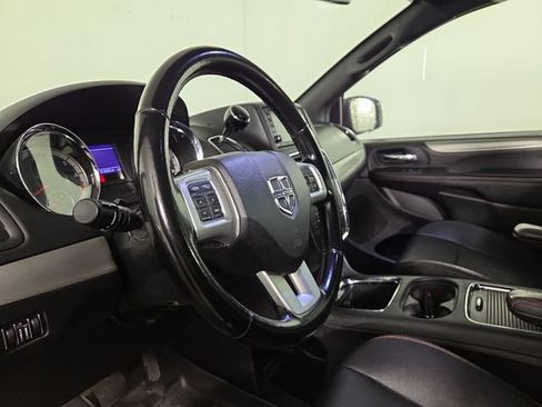 Used 2020 Dodge Grand Caravan GT FWD image 14