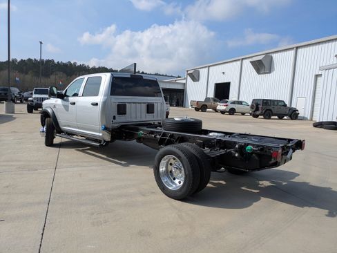 New 2026 RAM 5500 Tradesman w/ Chrome Appearance Group AWD/4WD image 6