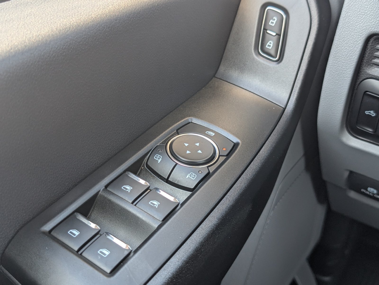 Used 2025 Ford F250 XL AWD/4WD image 28