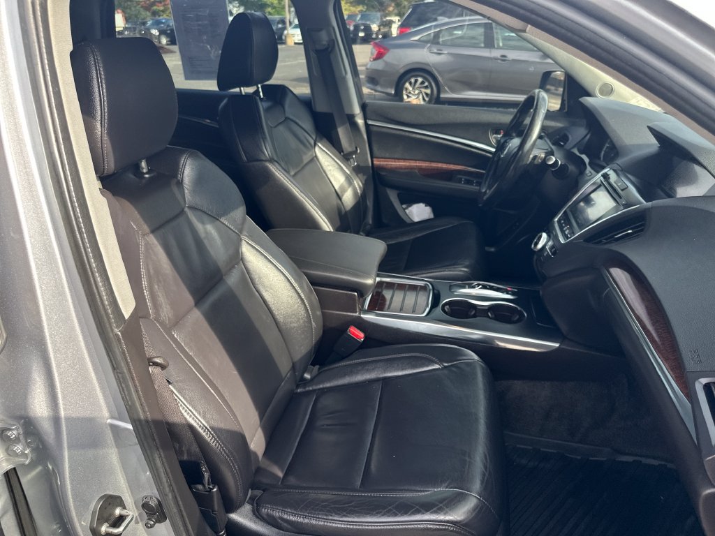 Used 2017 Acura MDX w/ Technology Package AWD/4WD image 24