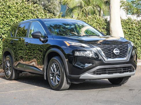 Used 2023 Nissan Rogue S FWD image 3