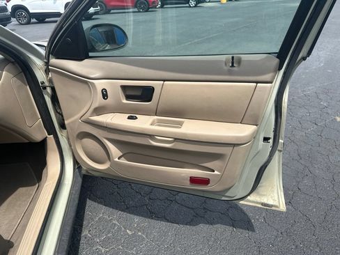 Used 2006 Ford Taurus SE FWD image 14