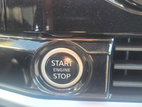 Used 2024 Nissan Pathfinder SV AWD/4WD image 25