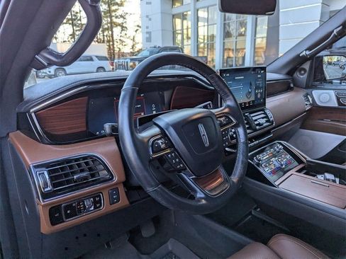 Used 2024 Lincoln Navigator L Reserve image 12
