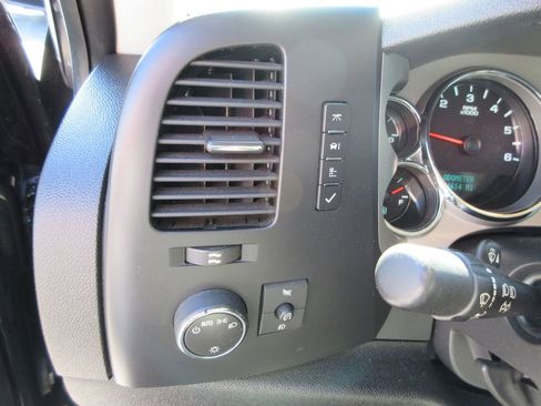 Used 2008 Chevrolet Silverado 1500 LT w/ Suspension Package, Off-Road image 18