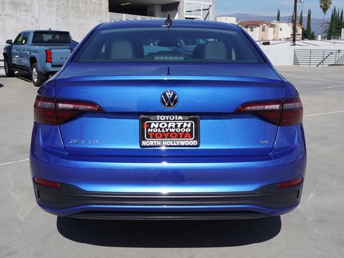 Used 2024 Volkswagen Jetta SE image 6