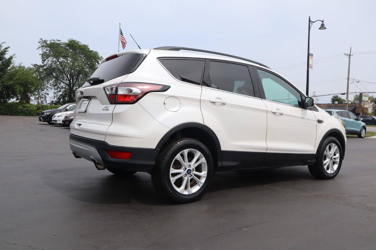Used 2017 Ford Escape SE w/ Equipment Group 201A AWD/4WD image 5