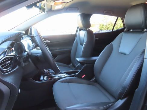 Used 2022 Buick Encore GX Select w/ Sport Touring Package image 18