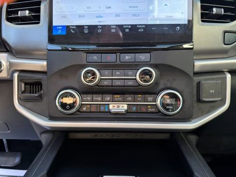 Used 2024 Ford Expedition Max XLT image 31