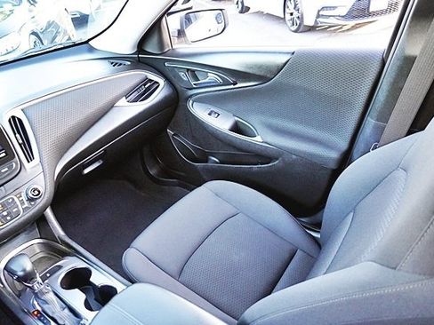 Used 2023 Chevrolet Malibu LT w/ Sport Edition image 20