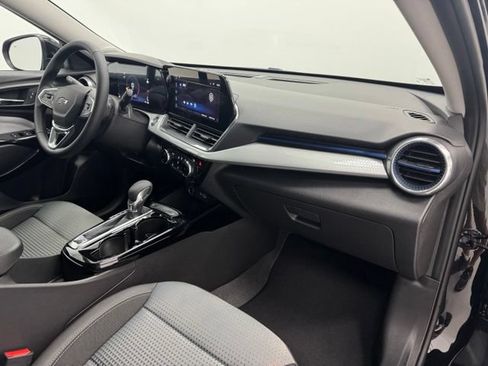 New 2026 Chevrolet Trax LT w/ Driver Confidence Package FWD image 28