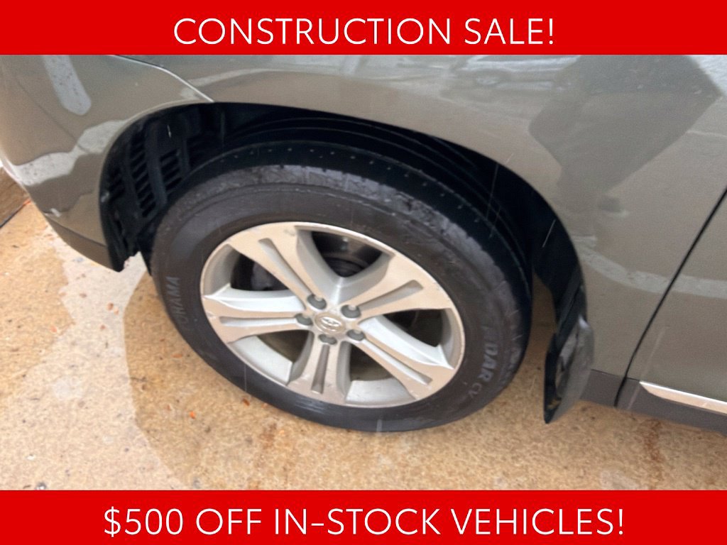 Used 2012 Toyota Highlander Limited w/ Tow Pkg AWD/4WD image 37