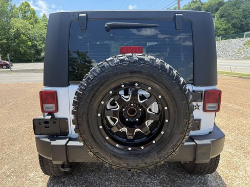 Used 2015 Jeep Wrangler Sport AWD/4WD image 6