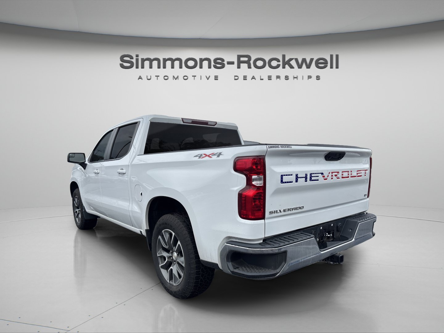 Used 2024 Chevrolet Silverado 1500 LT AWD/4WD image 2