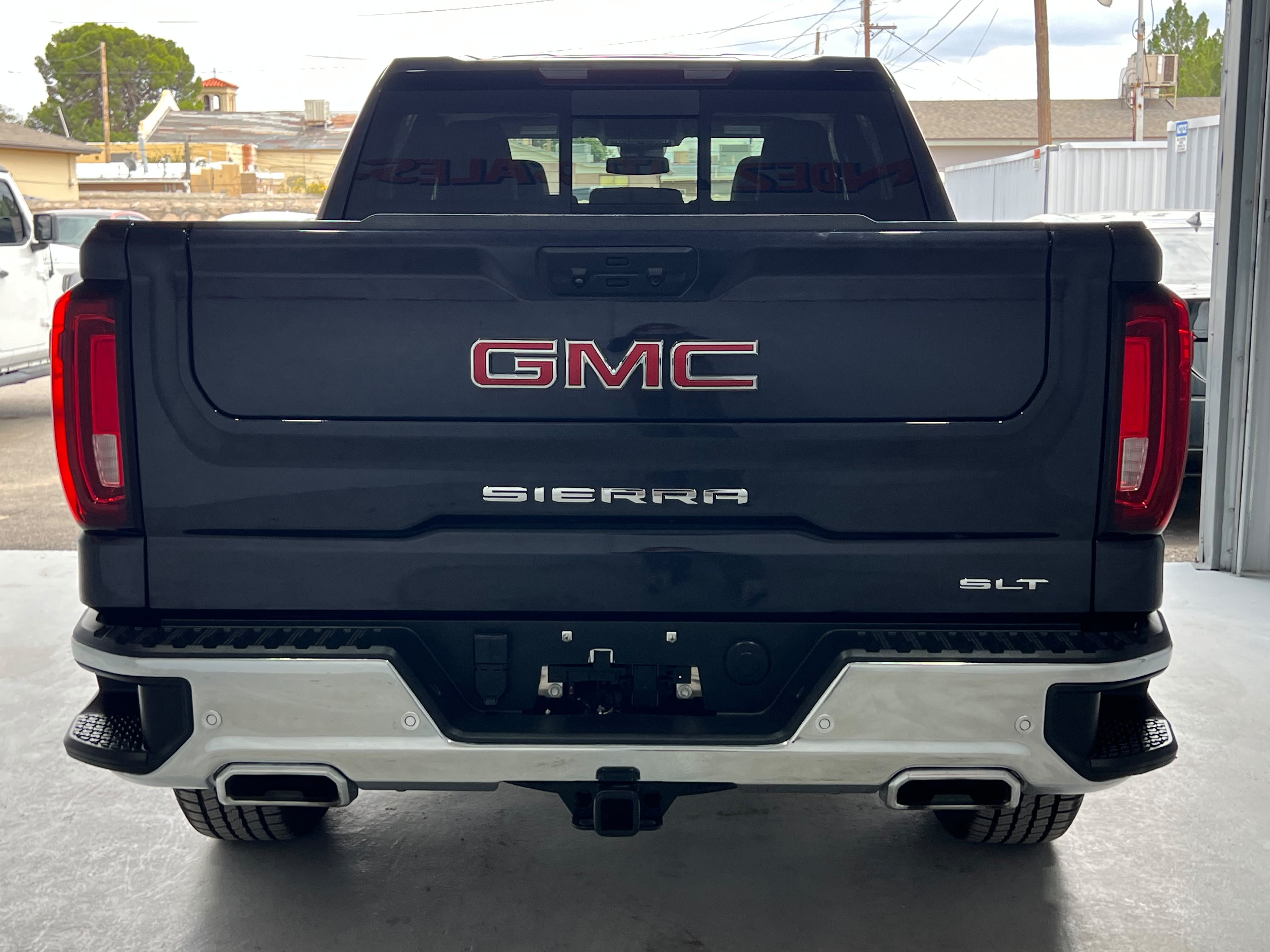 Used 2024 GMC Sierra 1500 SLT AWD/4WD image 4