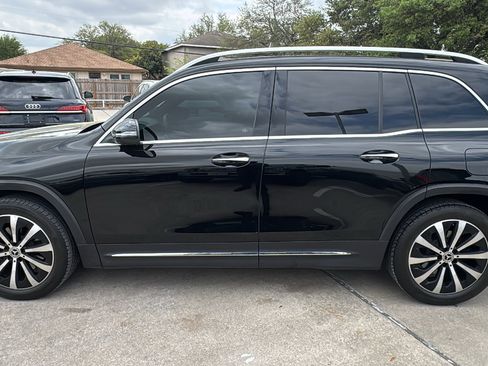 Used 2023 Mercedes-Benz GLB 250 4MATIC image 4