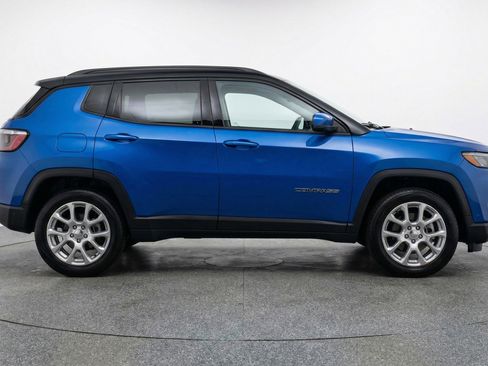 Used 2025 Jeep Compass Limited AWD/4WD image 11