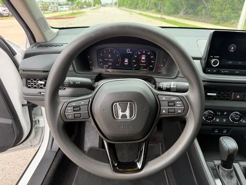 Used 2025 Honda Accord SE image 15